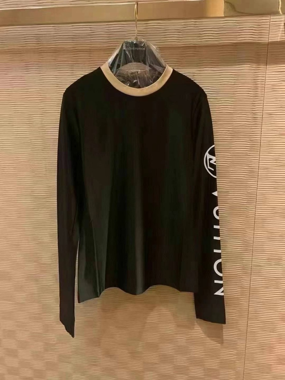 Louis Vuitton women Black Long-Sleeve Logo Sleeve Shirt